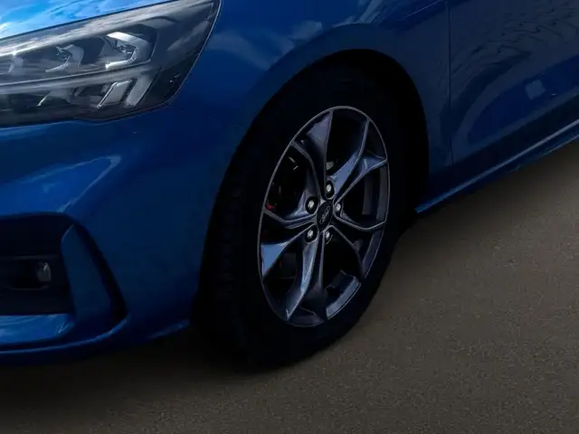 Ford Focus view 2
