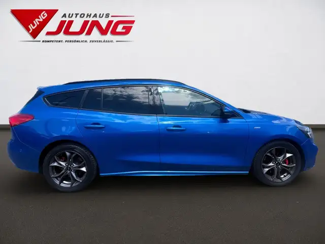 Ford Focus view 8