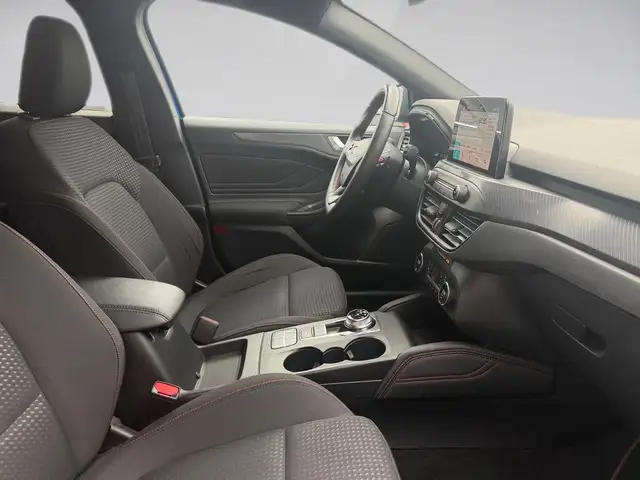 Ford Focus view 12