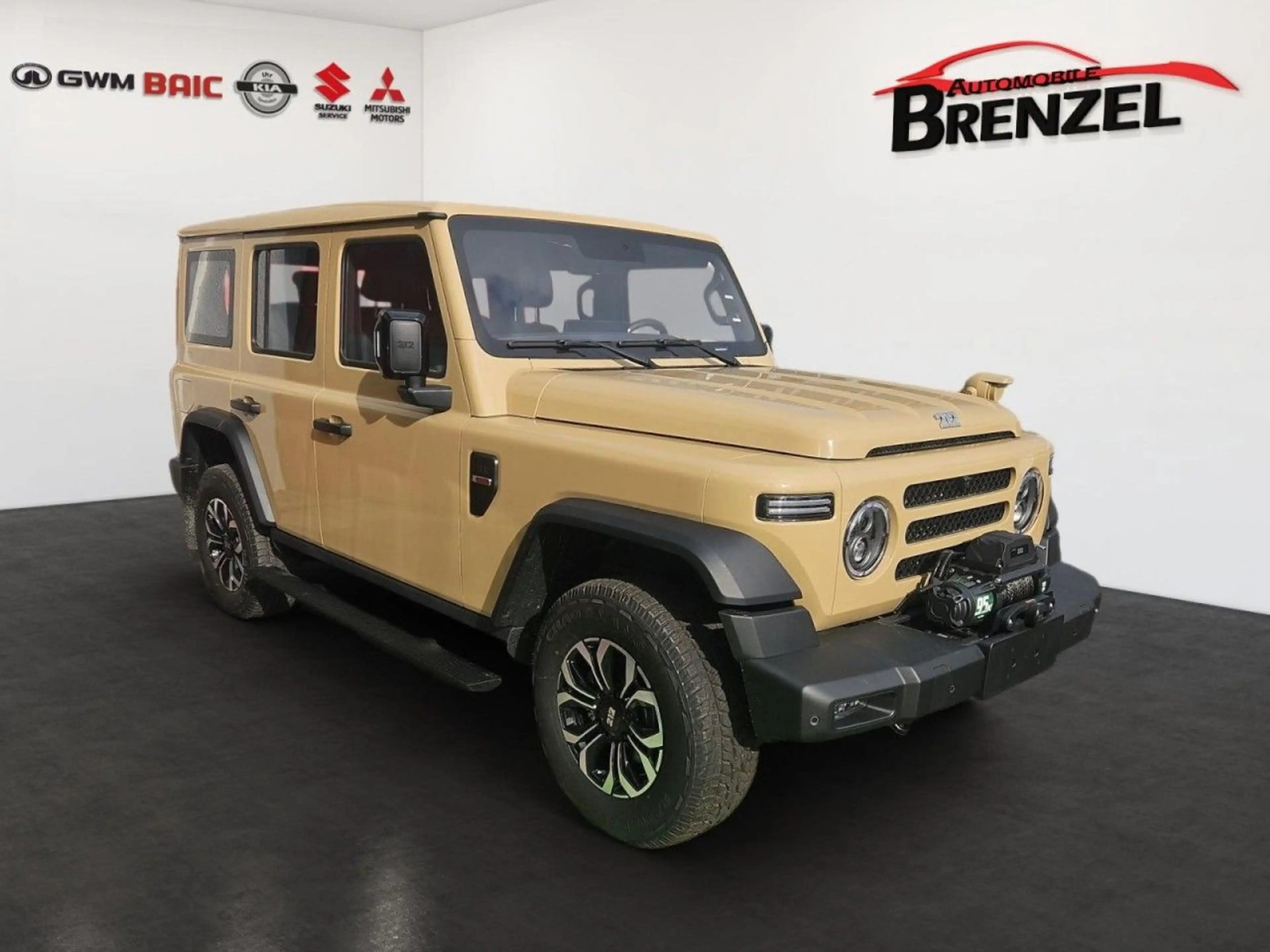 BAW 212 2.0 Diesel 4x4 Automatik Seilwinde Suchlicht — photo 2