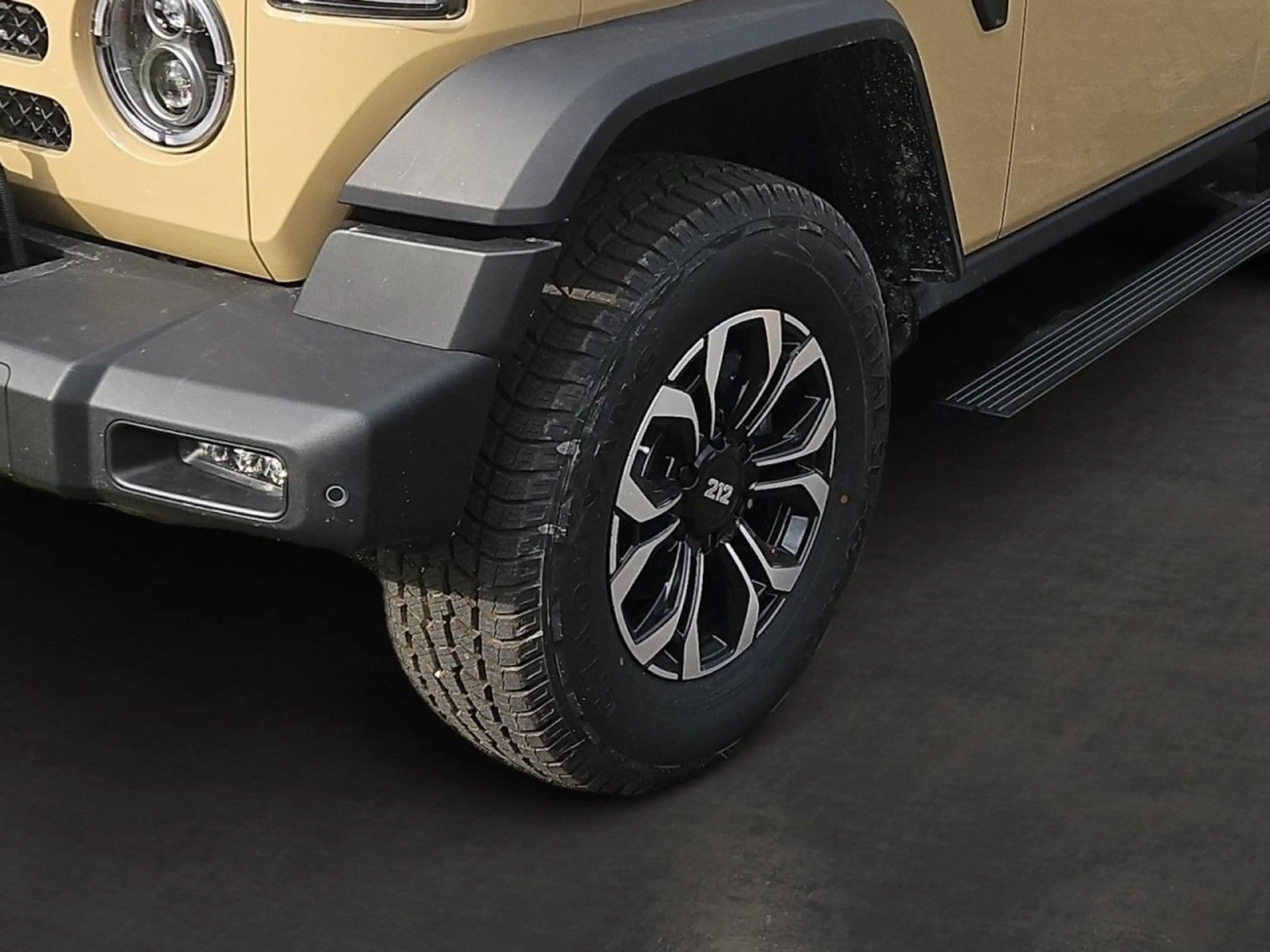 BAW 212 2.0 Diesel 4x4 Automatik Seilwinde Suchlicht — photo 7