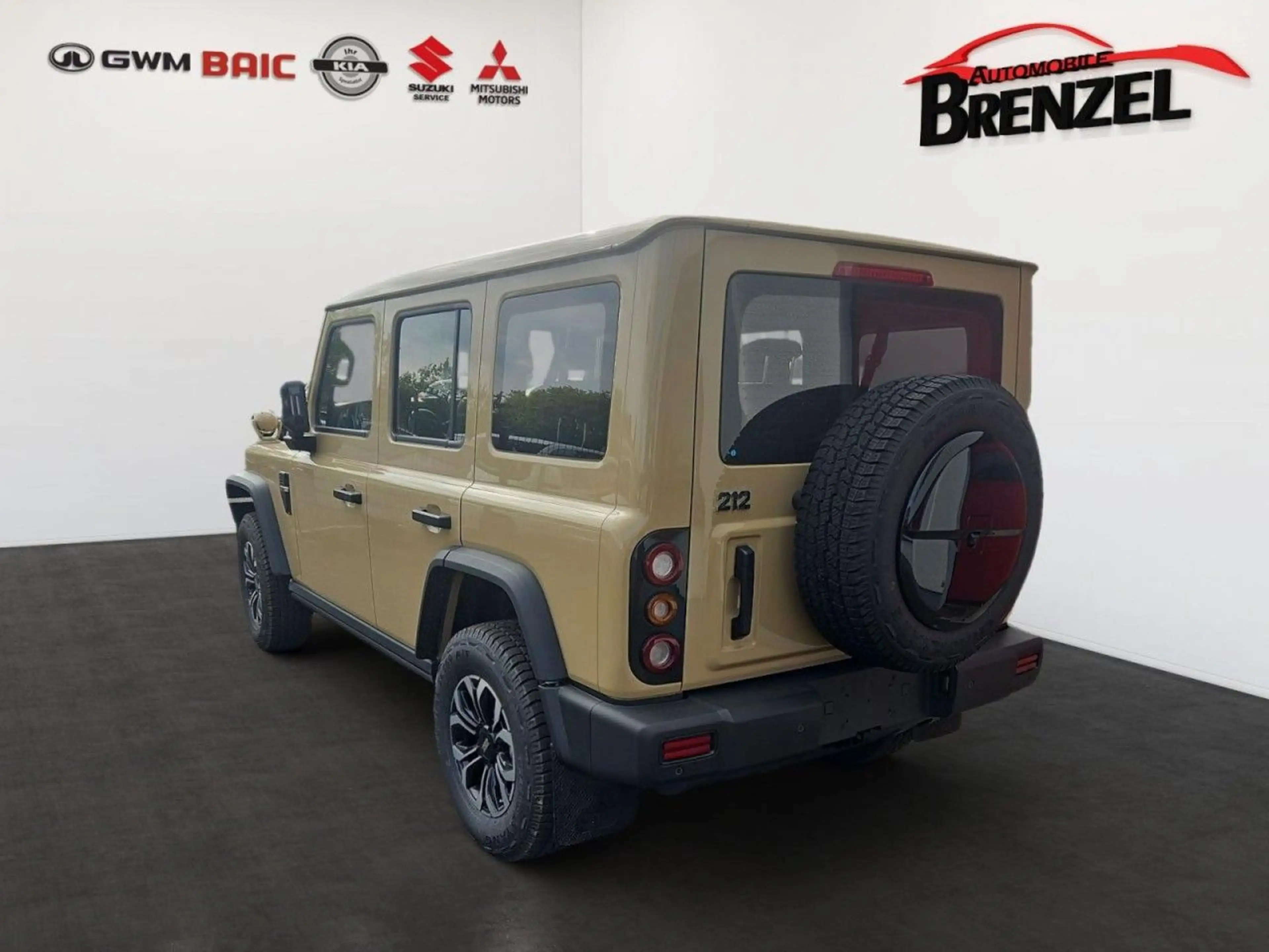 BAW 212 2.0 Diesel 4x4 Automatik Seilwinde Suchlicht — photo 4