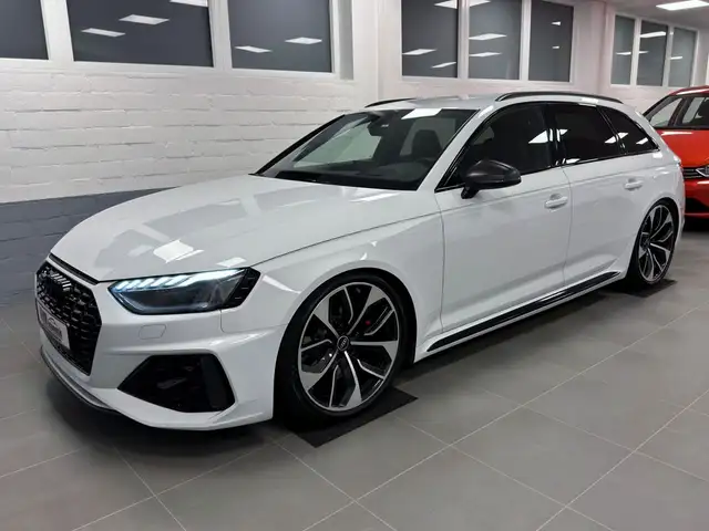 Audi RS4 Avant 2.9 TFSI quattro *Carbon*B&O*HUD*AHK