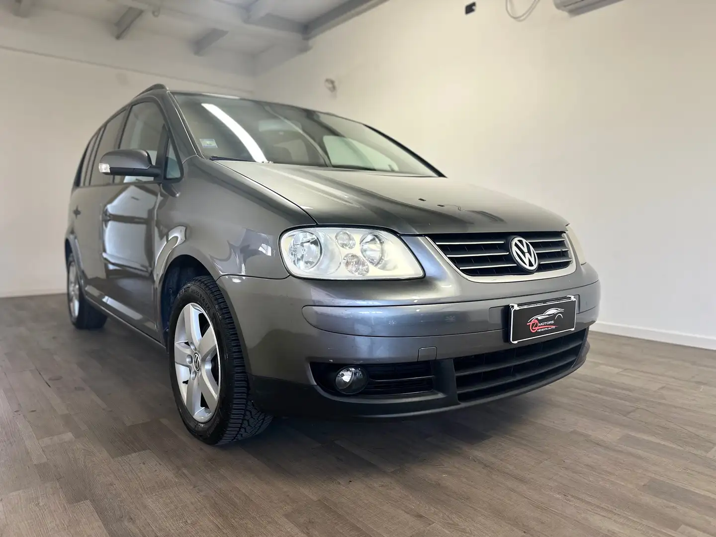 Volkswagen Touran Touran 1.9 tdi Trendline 105cv dpf Gris - 2