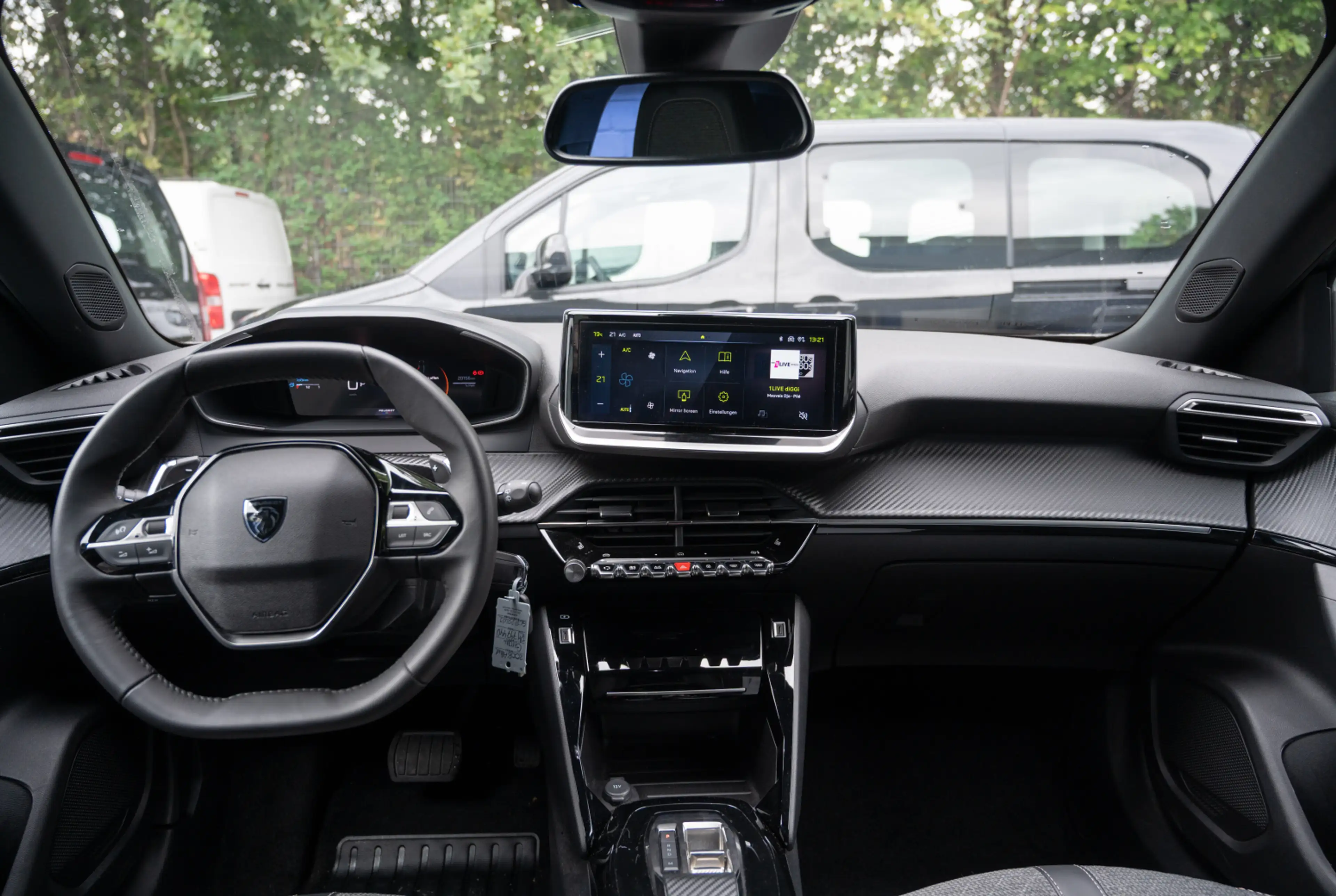Peugeot 2008 Allure 1.2 Hybrid 136 e-DSC6 *GW-TOP-DEAL* — photo 3