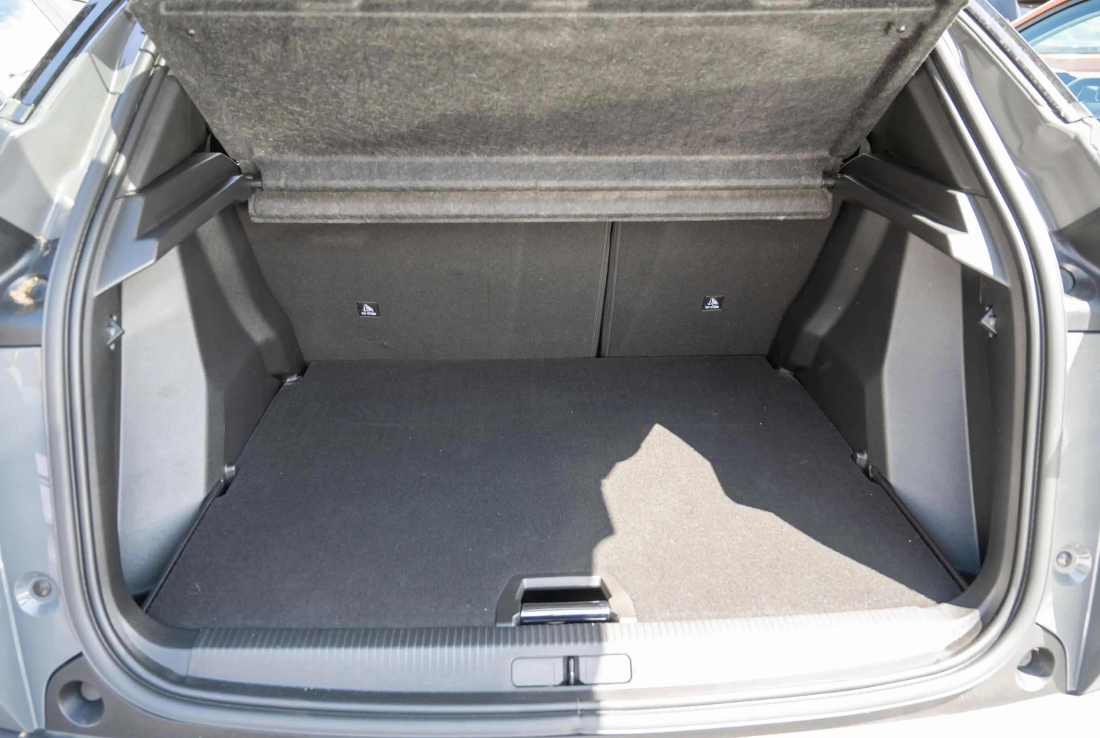 Peugeot 2008 Allure 1.2 Hybrid 136 e-DSC6 *GW-TOP-DEAL* — photo 13