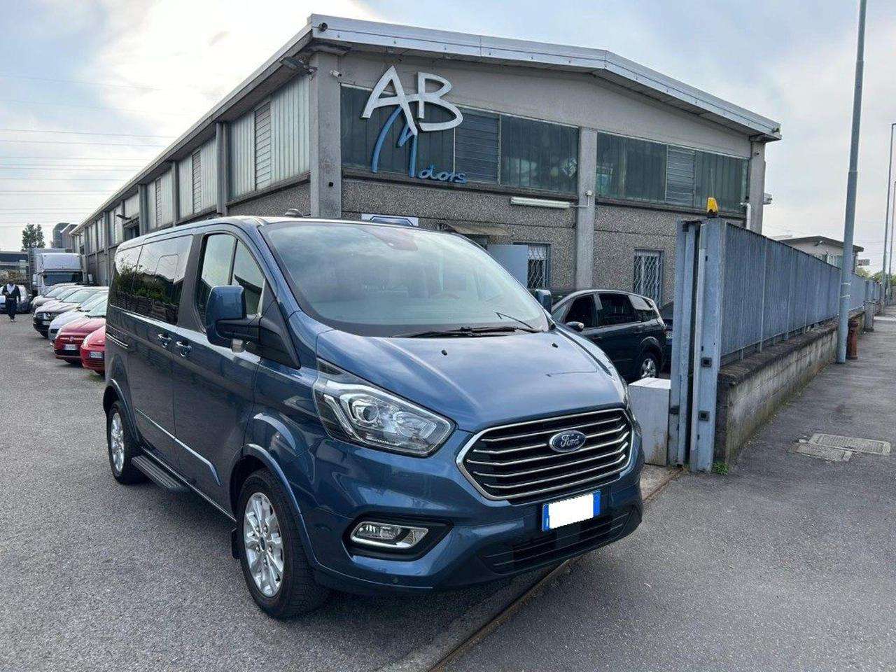 Ford Tourneo Custom 320 2.0 EcoBlue 130CV PC Titanium *GANCIO TRAINO*