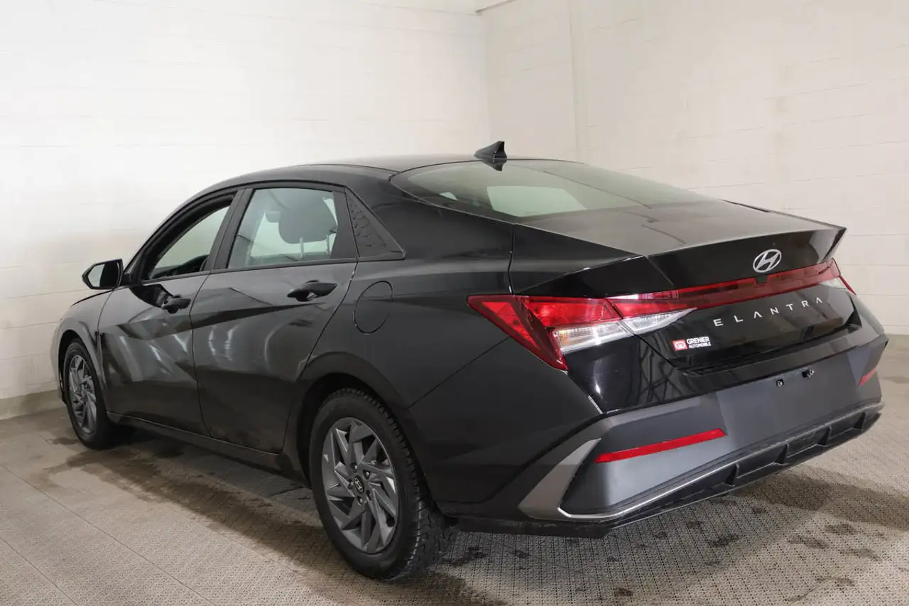 Hyundai ELANTRA снимка Hyundai ELANTRA