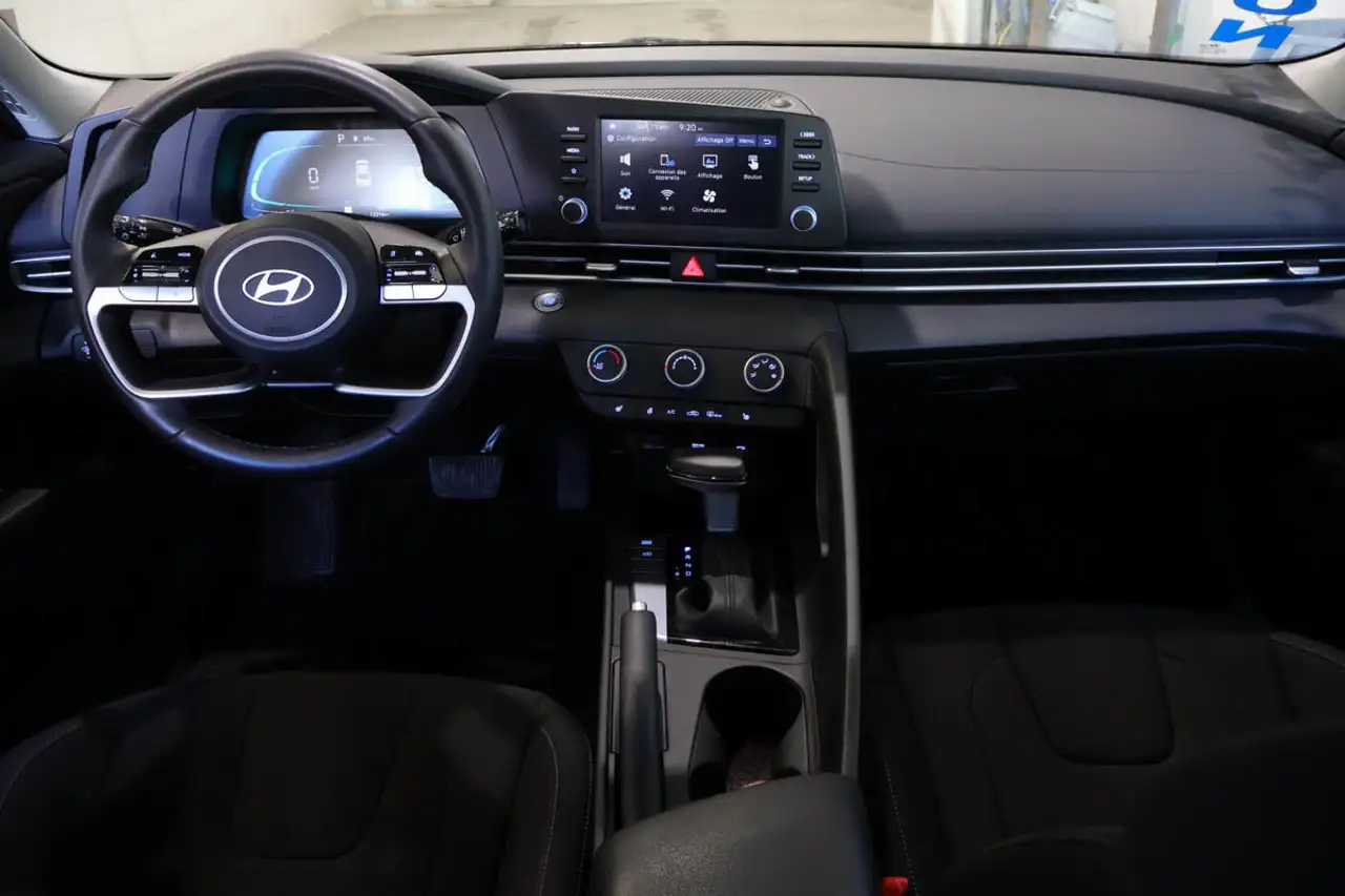 Hyundai ELANTRA снимка Hyundai ELANTRA