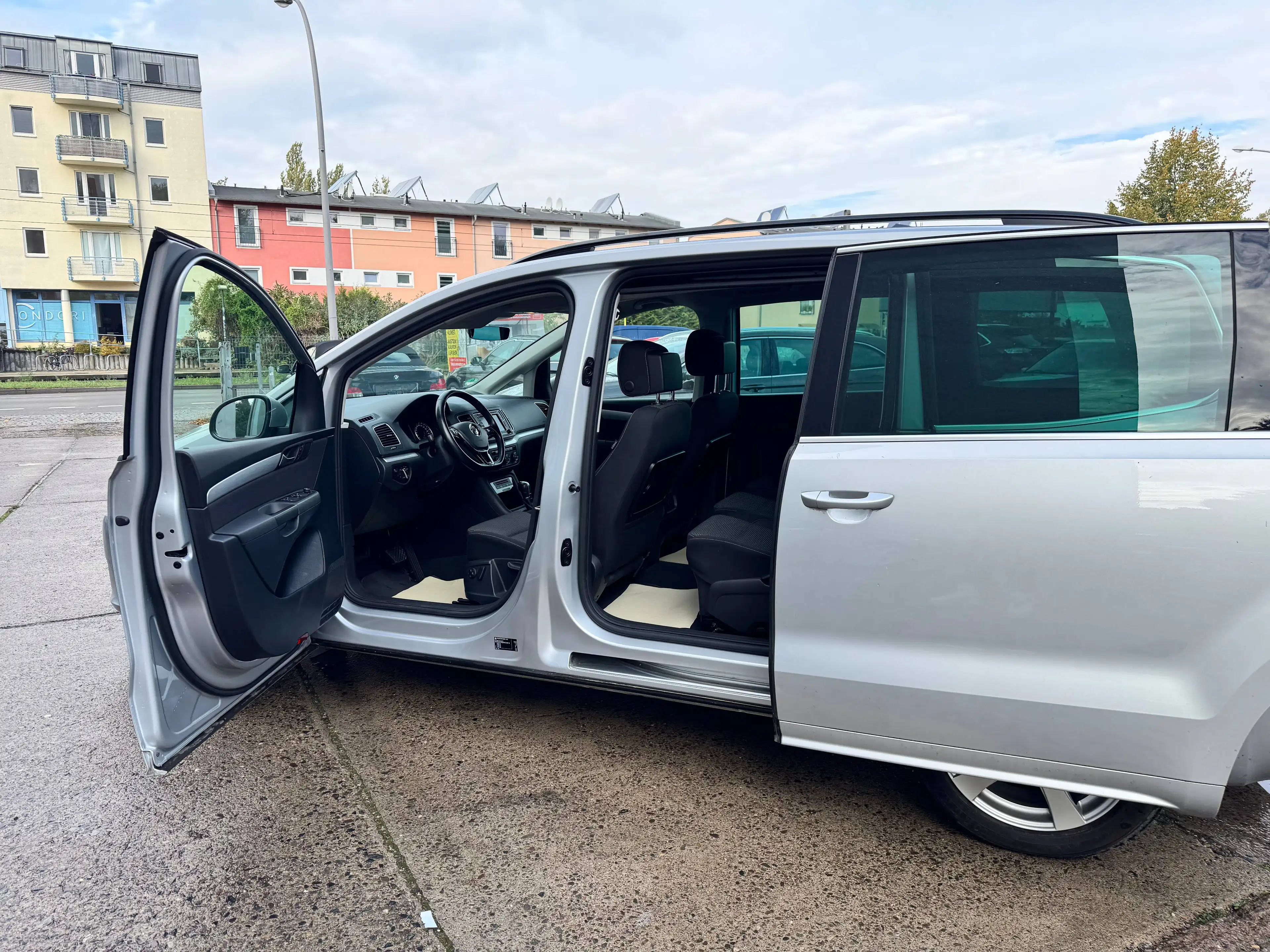 Volkswagen Sharan 2.0L Comfortline TÜV NEU/ 7Sitzer — photo 4