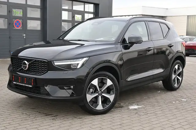 Volvo XC40 B4 DKG Ultra Dark*360°*PANO*ACC*Allwetter*