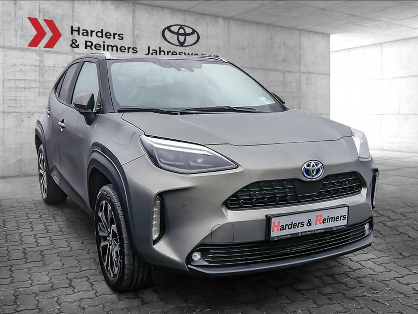 Toyota Yaris Cross Hybrid 1.5 VVT-i 4x4 Style LED Grau - 1