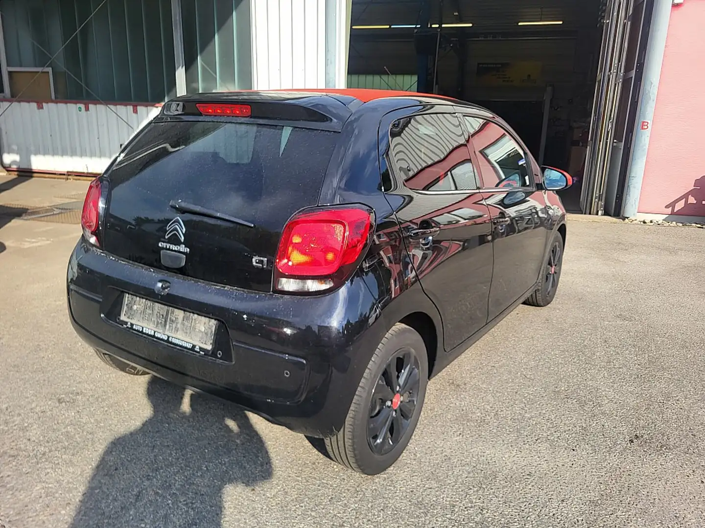 Citroen C1 Airscape VTi 72 manuell Shine Schwarz - 2