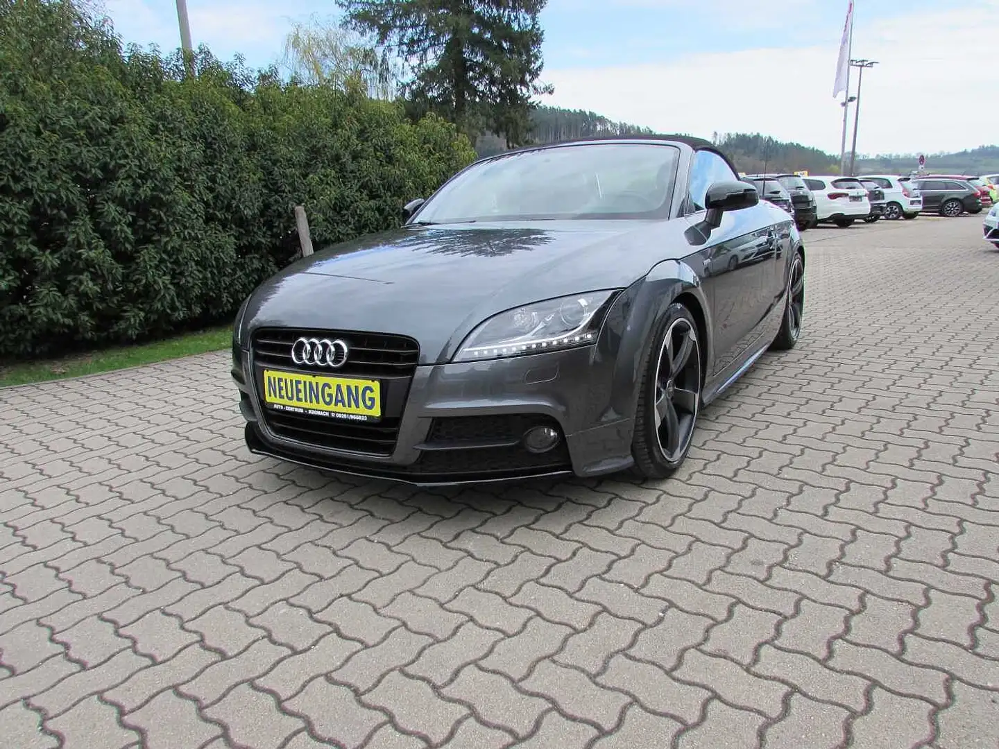 Audi TT Roadster 1.8 TFSI S-Line Grau - 1