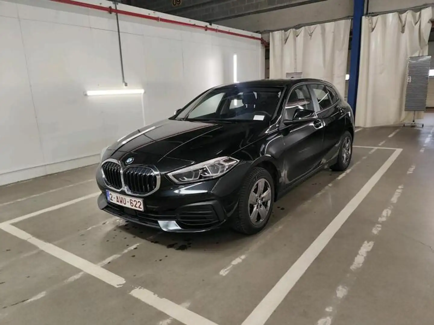 BMW 116 d Hatch ***LED-NAVI PRO-CRUISE-PARKING*** Noir - 2