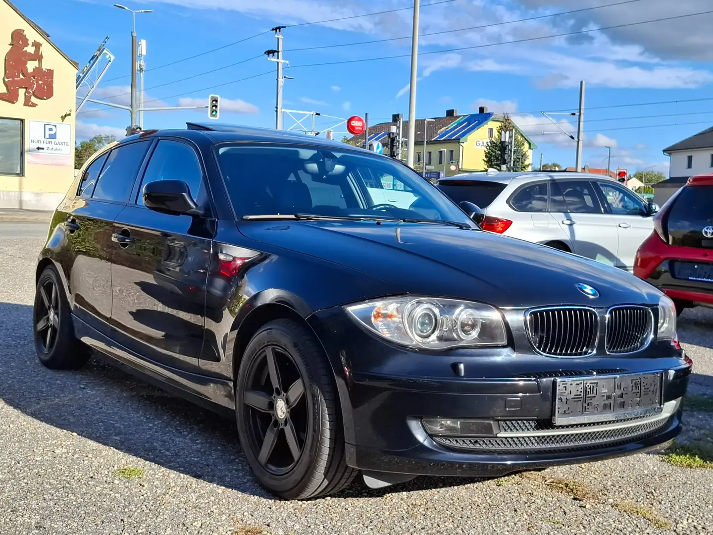 BMW 118 118 d Advantage 1A Zustand! 1.Besitz! Schiebedach! Navi! Schwarz - 2