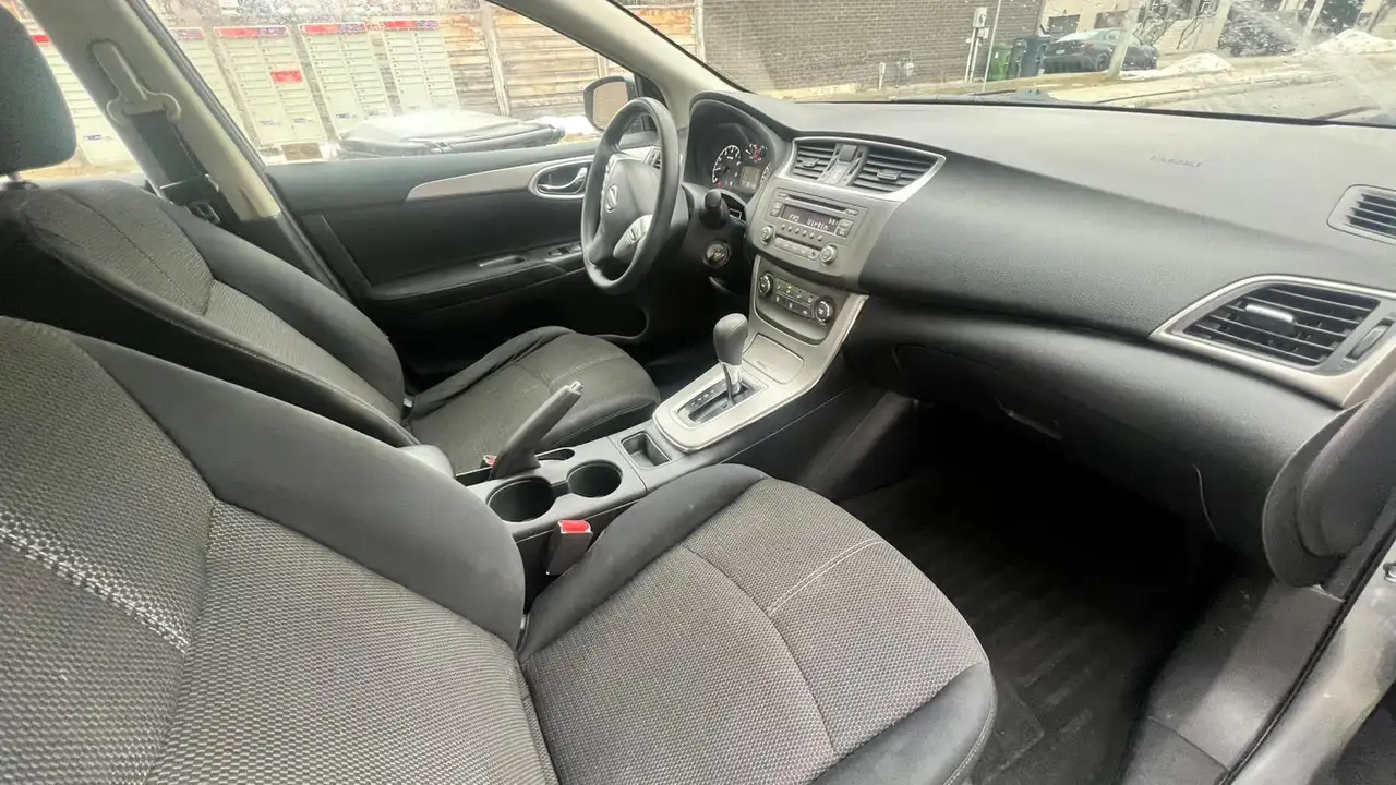 Nissan Sentra photo Nissan Sentra