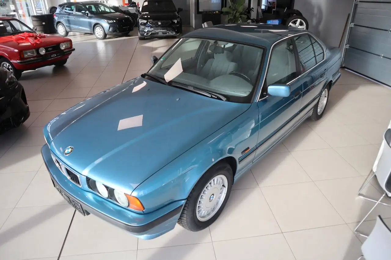 BMW 530i V8, foto 2