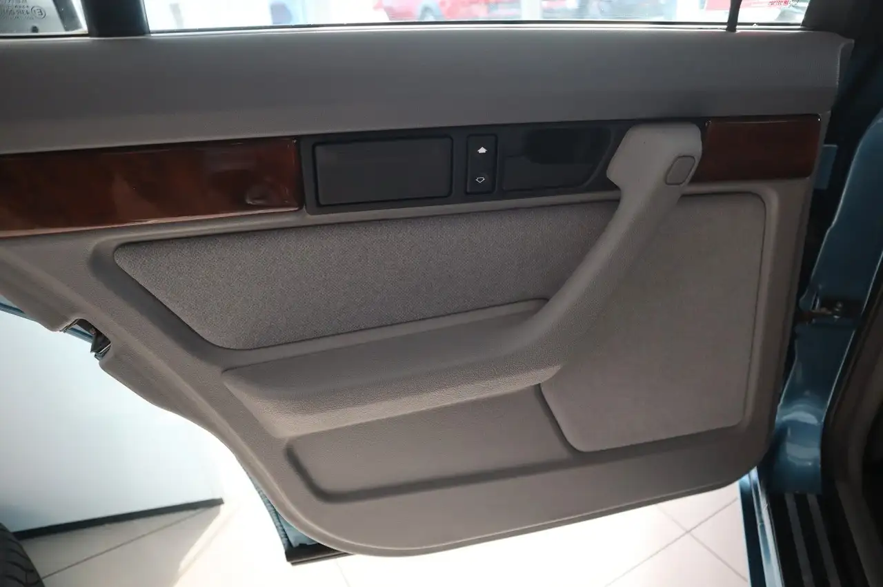 BMW 530i V8, foto 11
