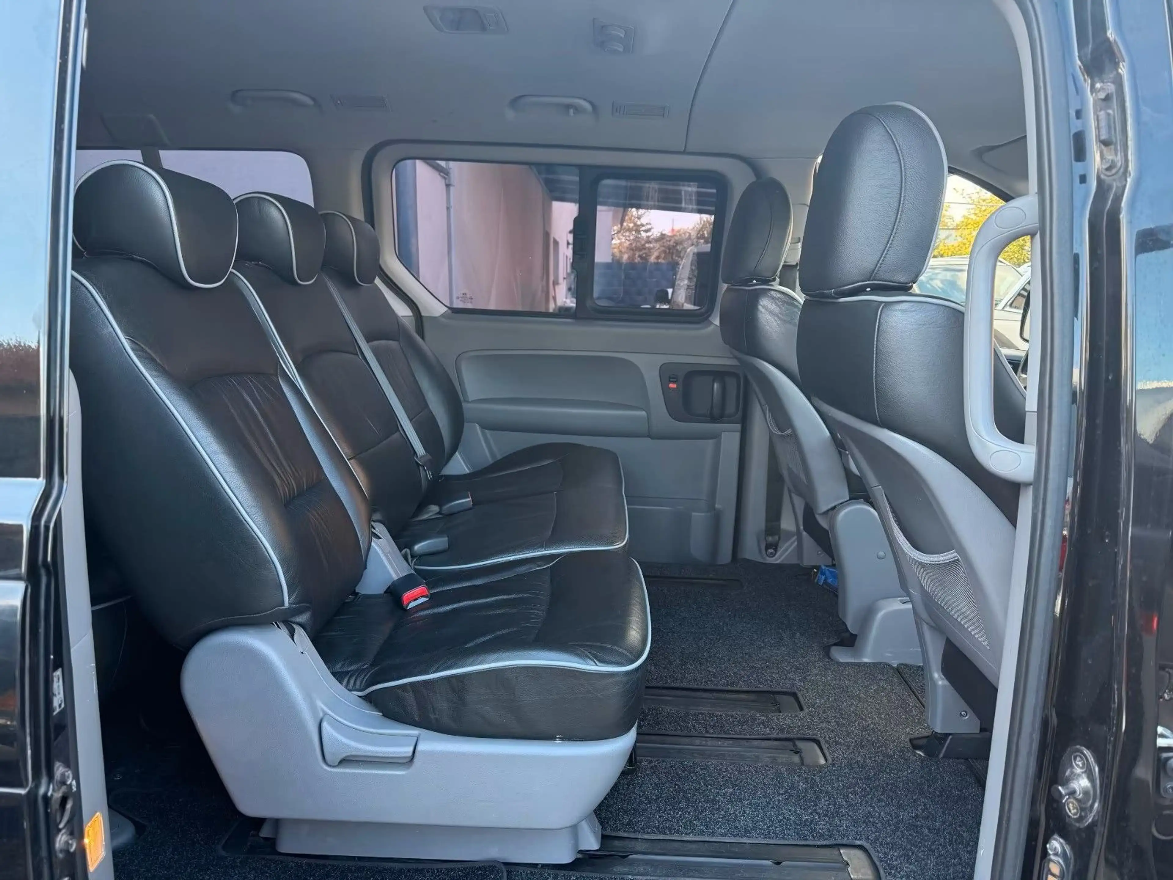 Hyundai H-1 Travel 2.5 CRDi+Leder+2.Hand+8 Sitze+PDC+ — photo 12