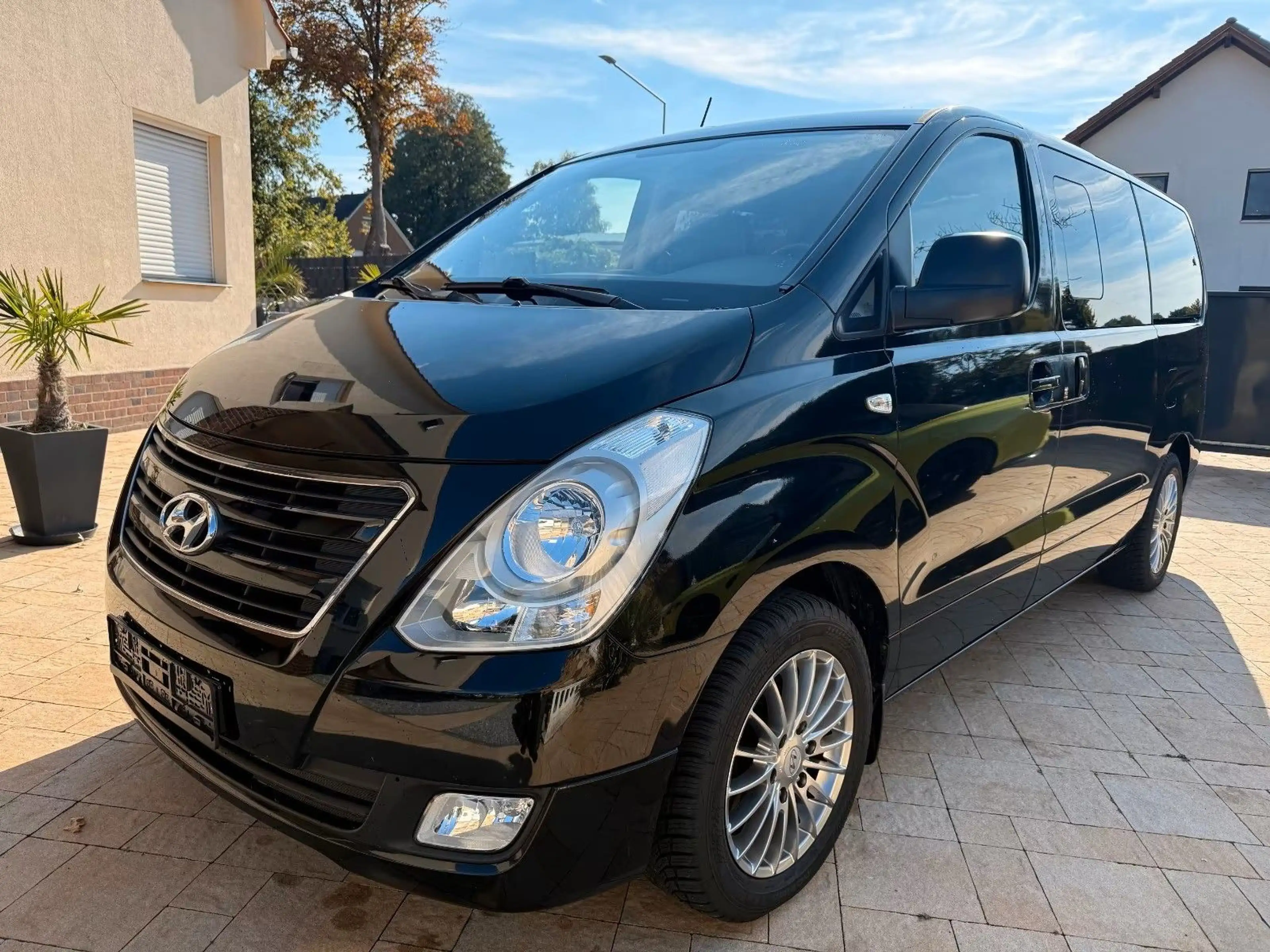 Hyundai H-1 Travel 2.5 CRDi+Leder+2.Hand+8 Sitze+PDC+