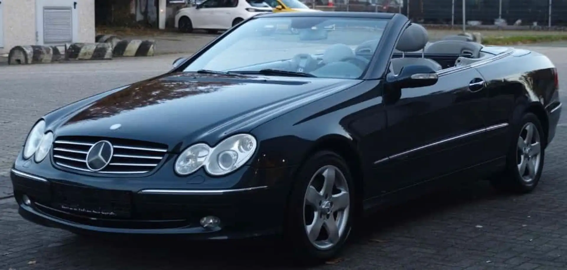 Mercedes-Benz CLK 320 Cabrio DISTRONIC*VOLLEDER*MEMORY* Noir - 2