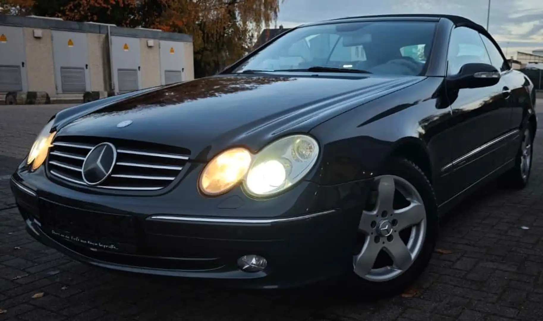 Mercedes-Benz CLK 320 Cabrio DISTRONIC*VOLLEDER*MEMORY* Noir - 1