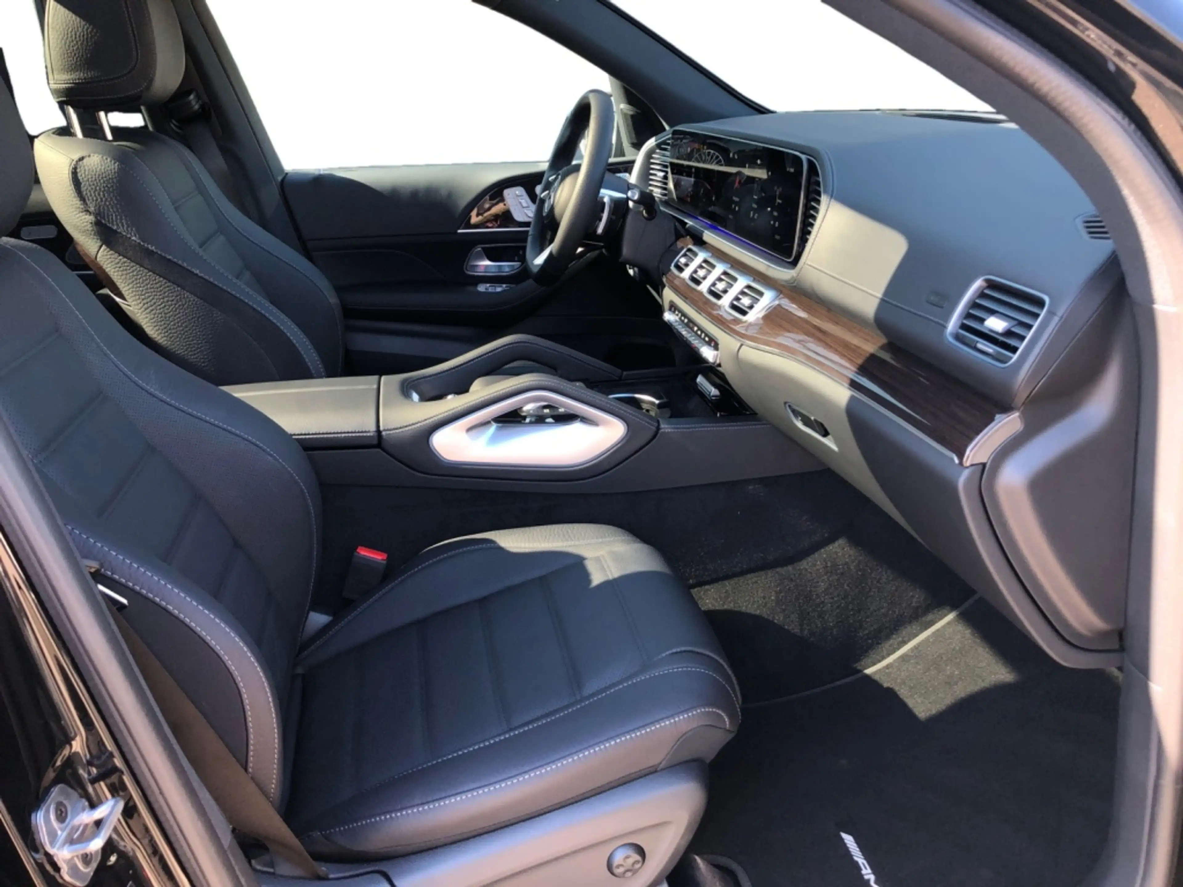 Mercedes-Benz GLS 350 d 4MATIC AMG+MBUX+Burm+MBeam+Night+AHK — photo 4