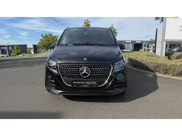 Mercedes-Benz V-Class view 2
