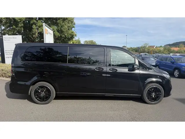 Mercedes-Benz V-Class view 4