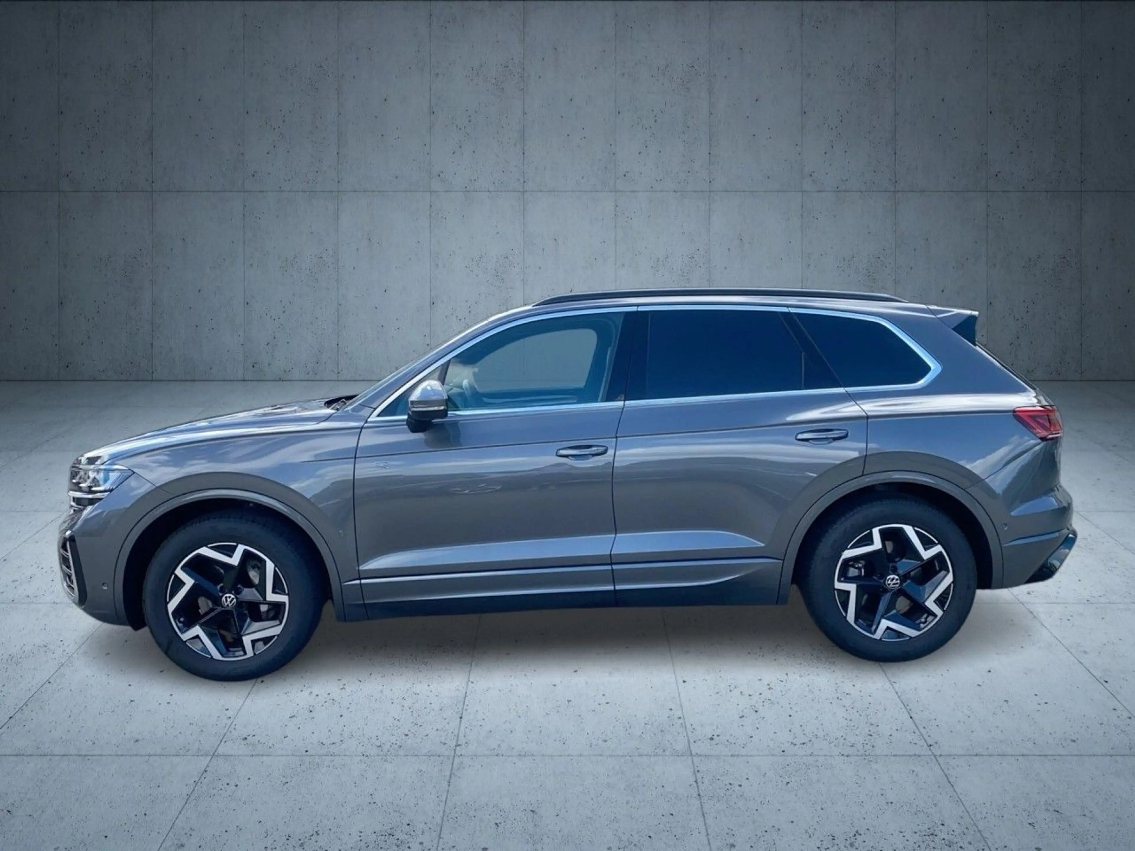 Volkswagen Touareg R-Line 3.0l TDI DSG 4M R-Line AHK — photo 3