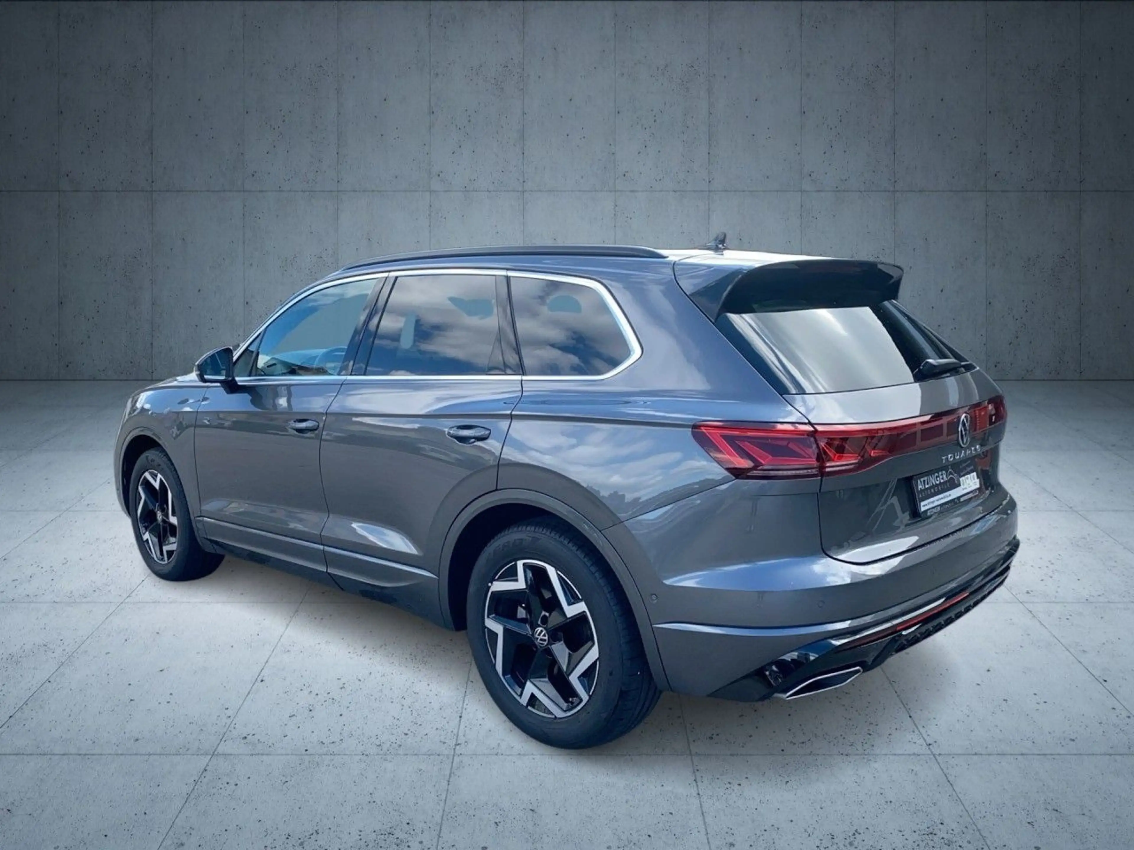 Volkswagen Touareg R-Line 3.0l TDI DSG 4M R-Line AHK — photo 4