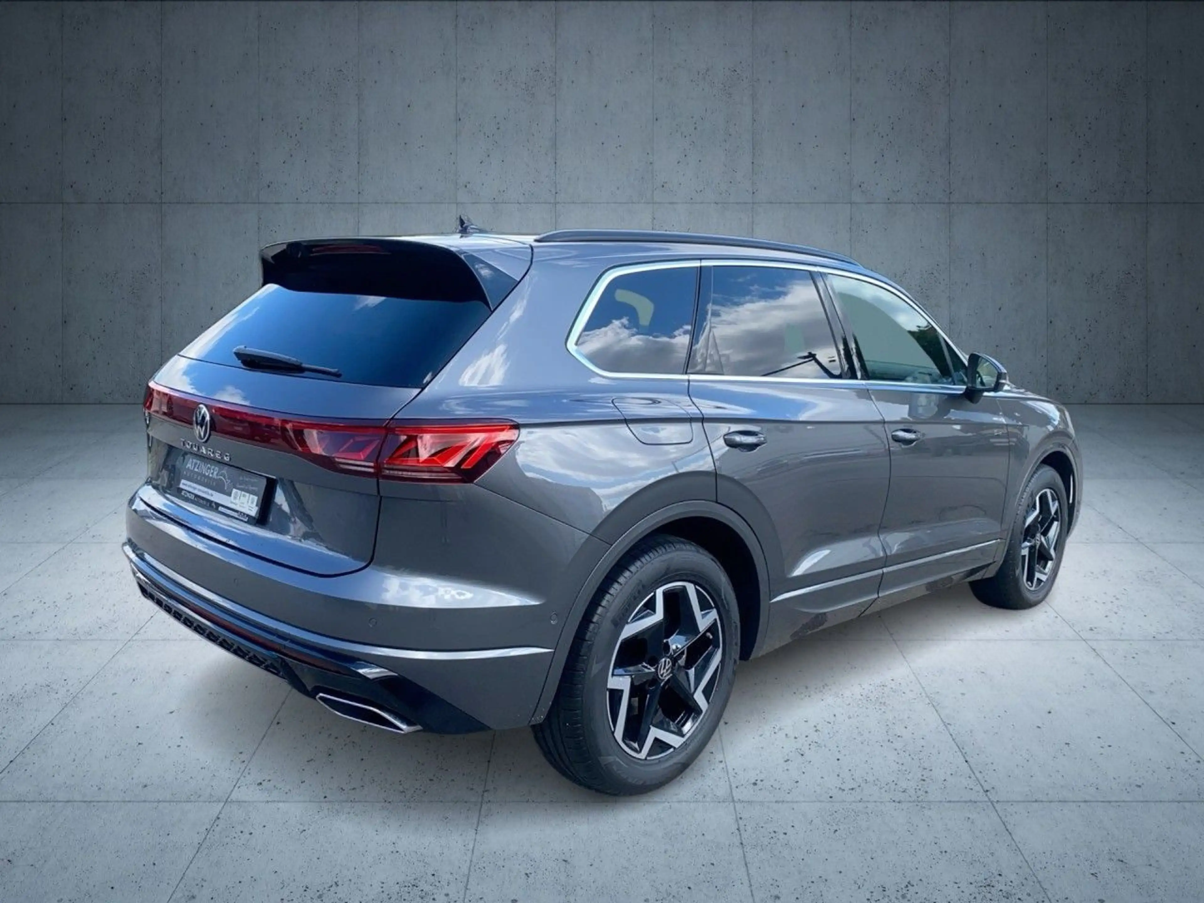 Volkswagen Touareg R-Line 3.0l TDI DSG 4M R-Line AHK — photo 6