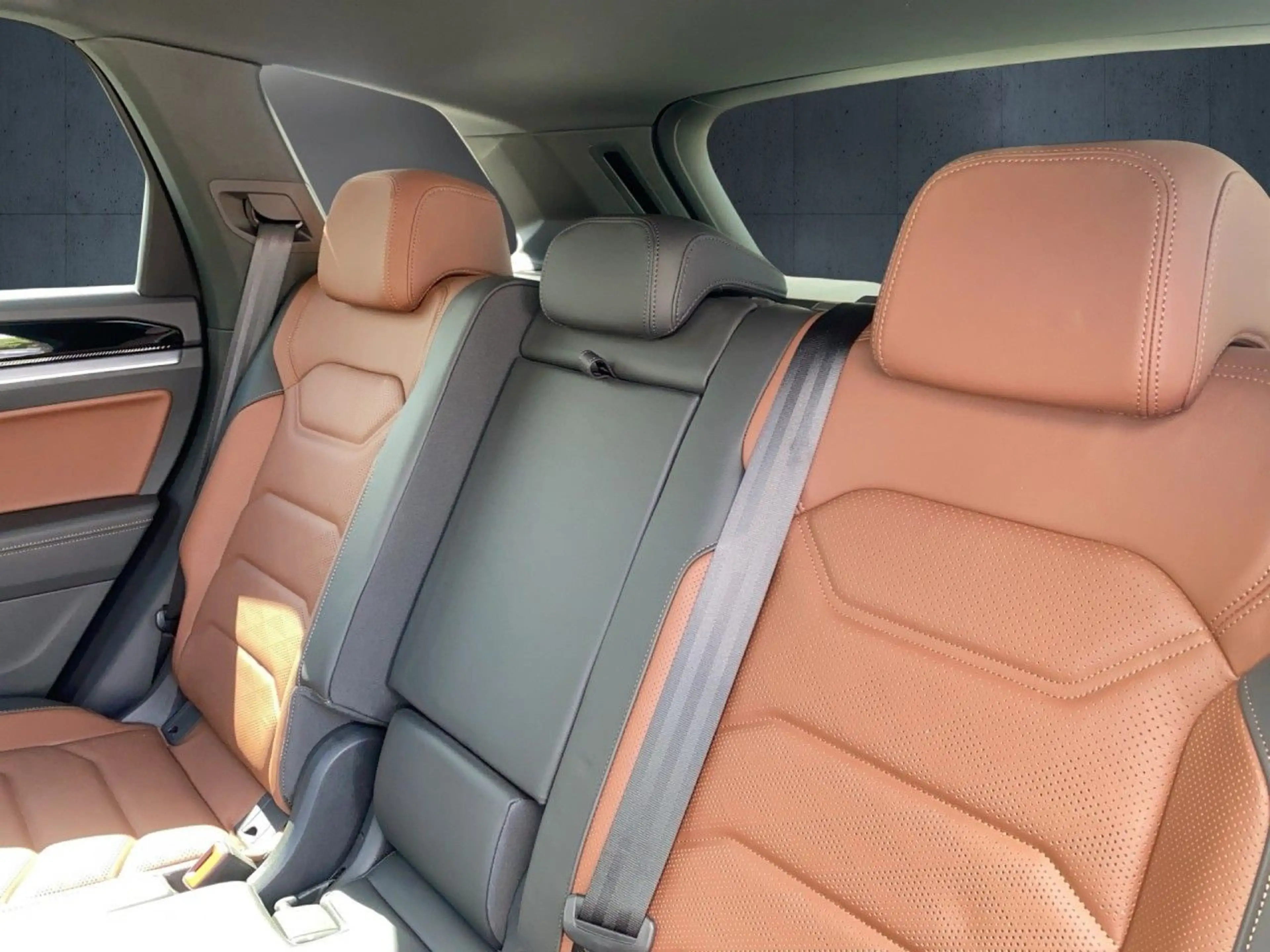 Volkswagen Touareg R-Line 3.0l TDI DSG 4M R-Line AHK — photo 13