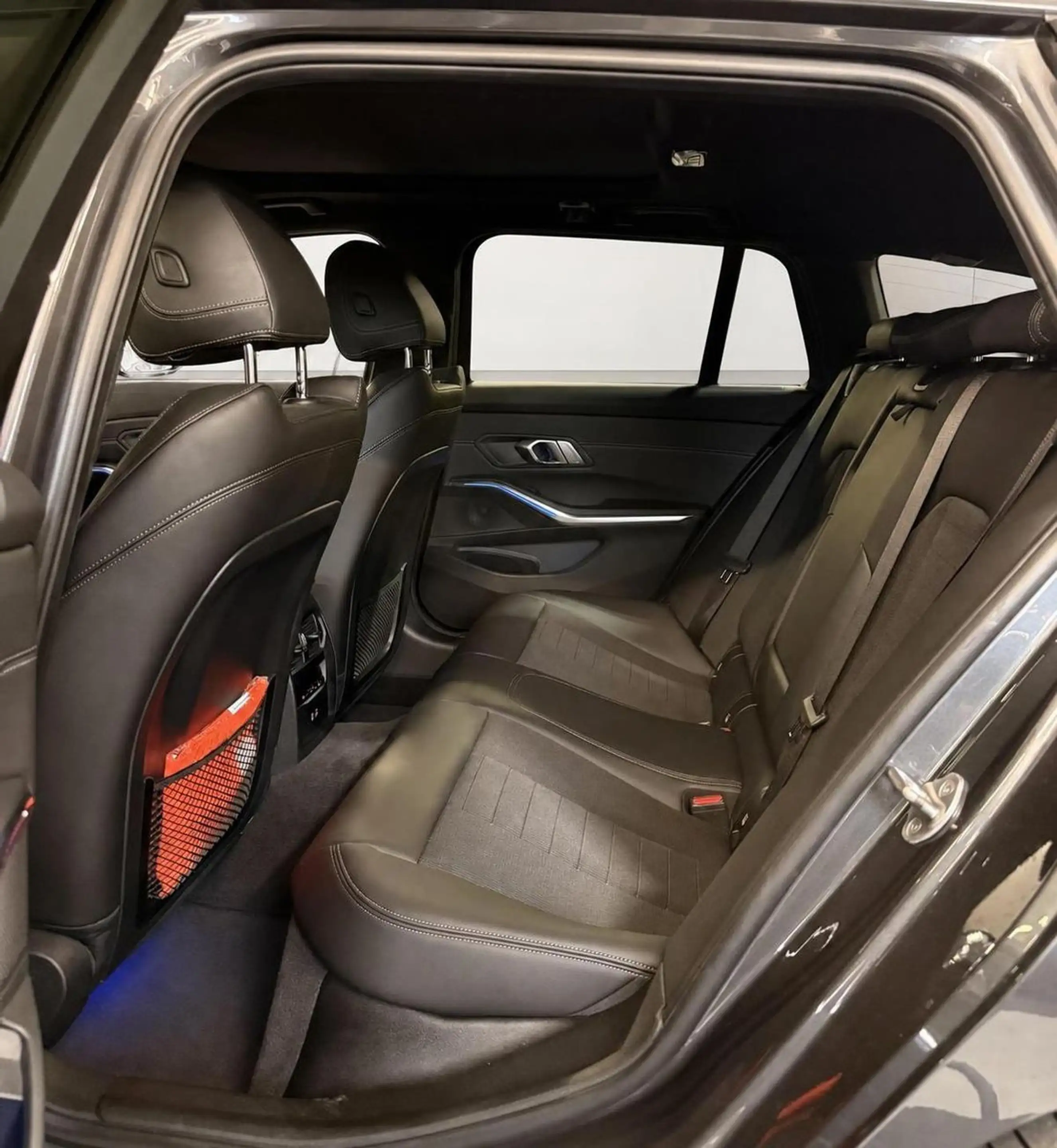BMW 320 d xDrive Sport Line PANO/AHK/LEDER/KAMERA — photo 13