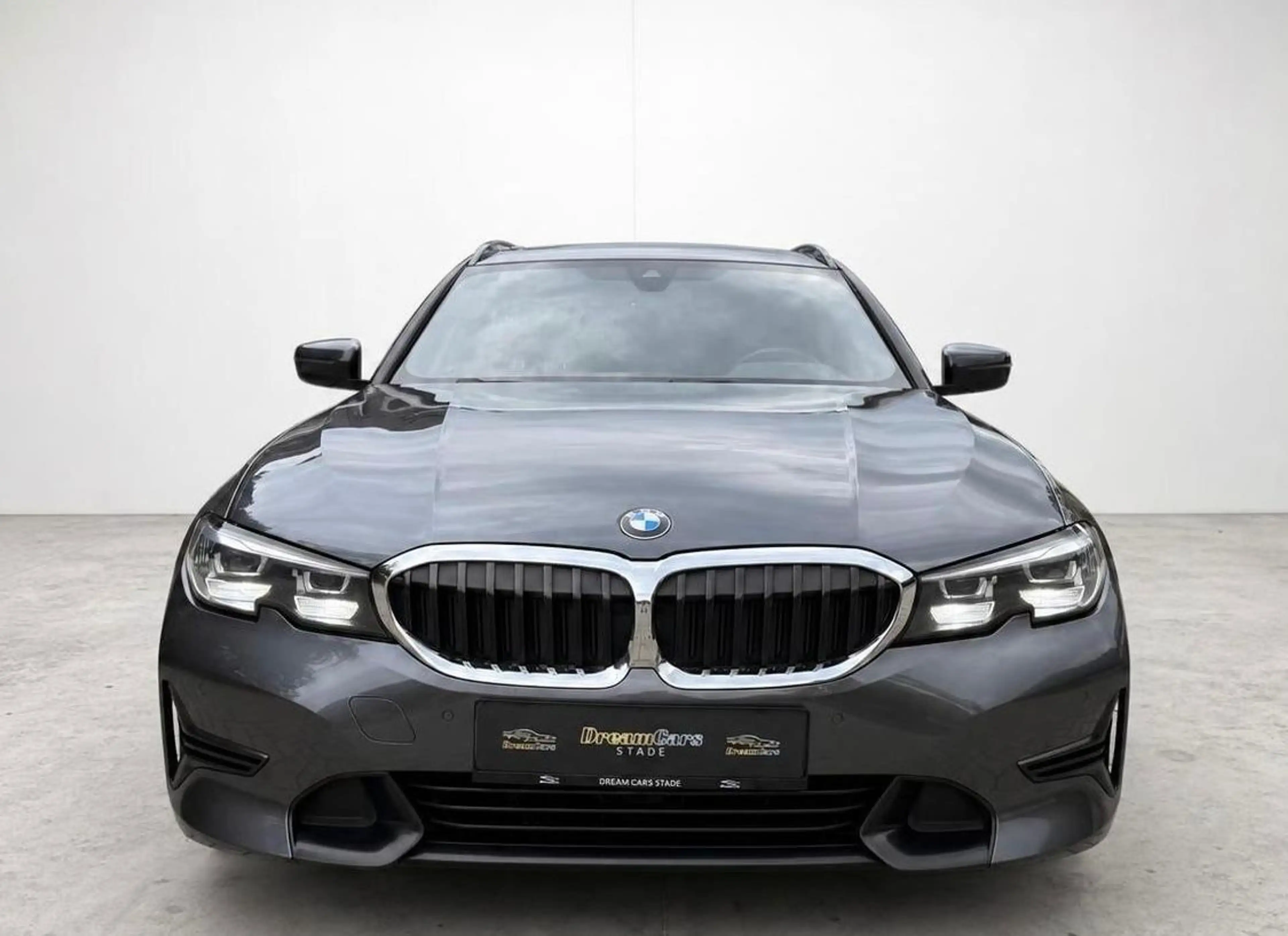 BMW 320 d xDrive Sport Line PANO/AHK/LEDER/KAMERA — photo 8