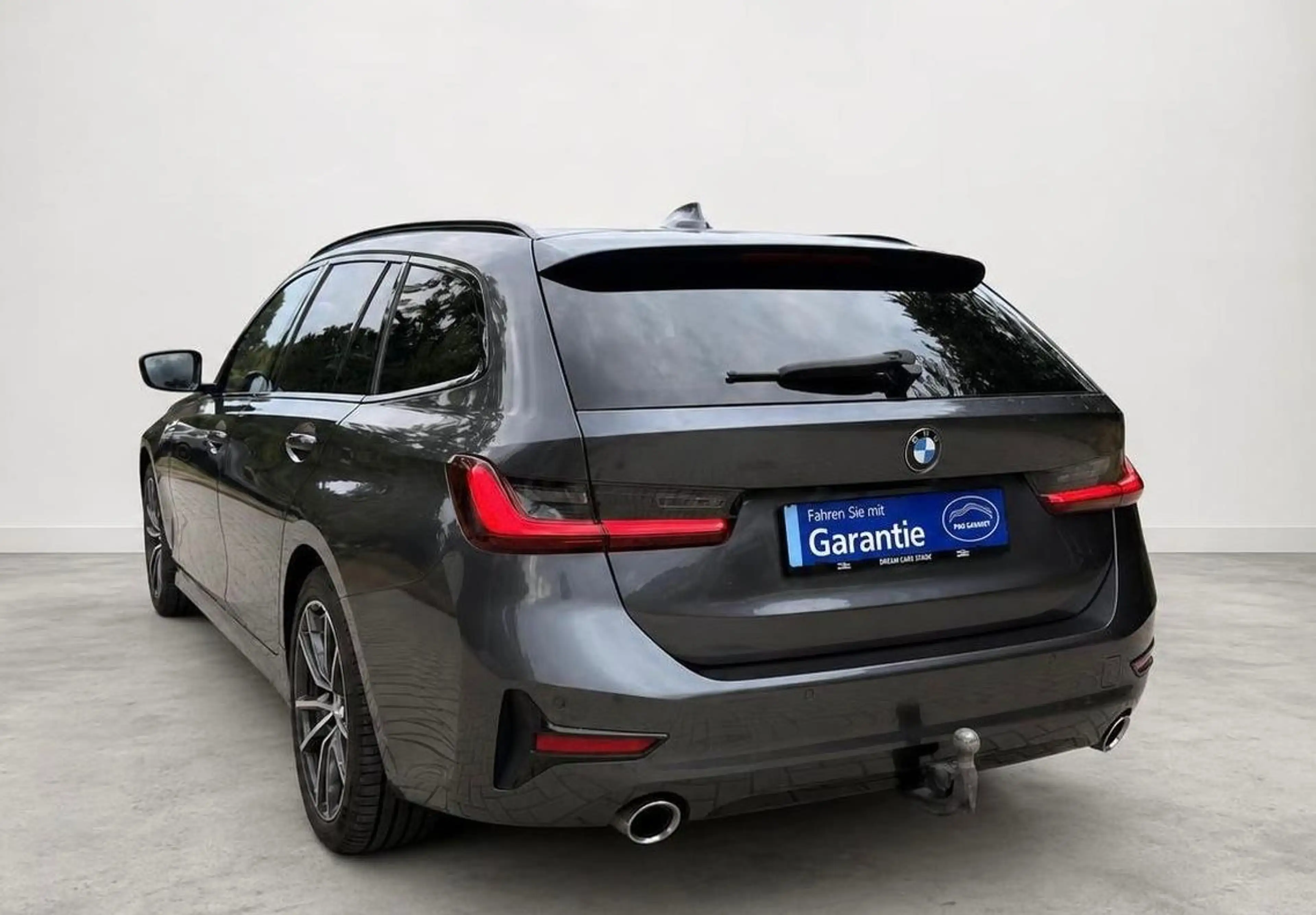 BMW 320 d xDrive Sport Line PANO/AHK/LEDER/KAMERA — photo 3