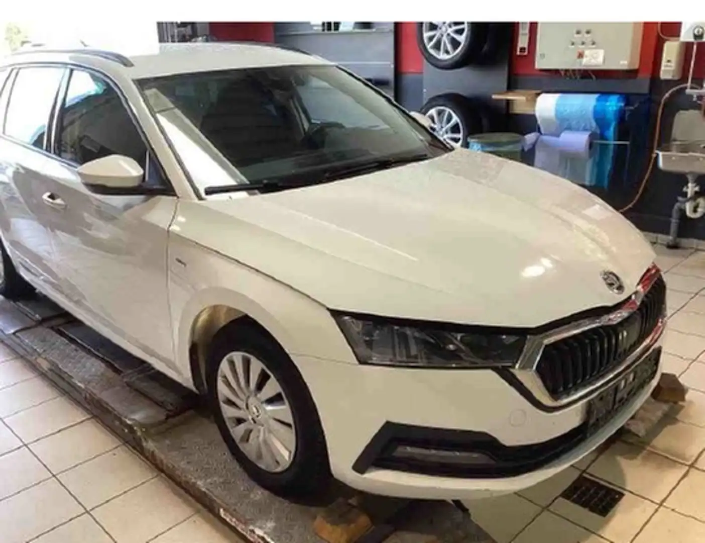 Skoda Octavia Combi 2.0 TDI DSG Tour AHK, Navi Blanc - 2