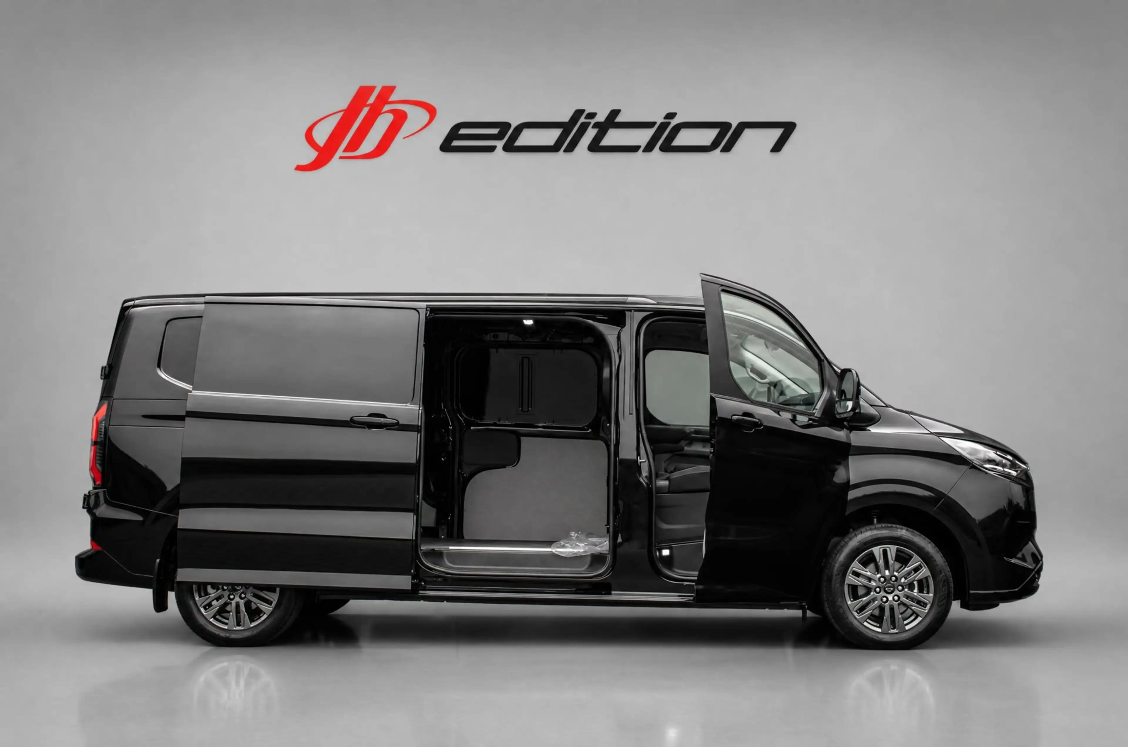 Ford E-Transit Cust. 340 L2H1 Limited 71kWh 218PK / 360 CAMERA / — photo 7