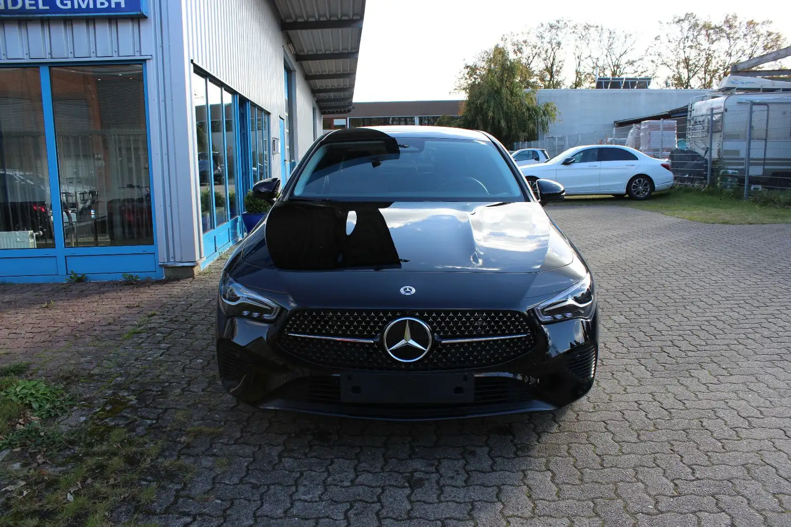 Mercedes-Benz CLA 180 Progressive Line Edition *MY2025* Negro - 2