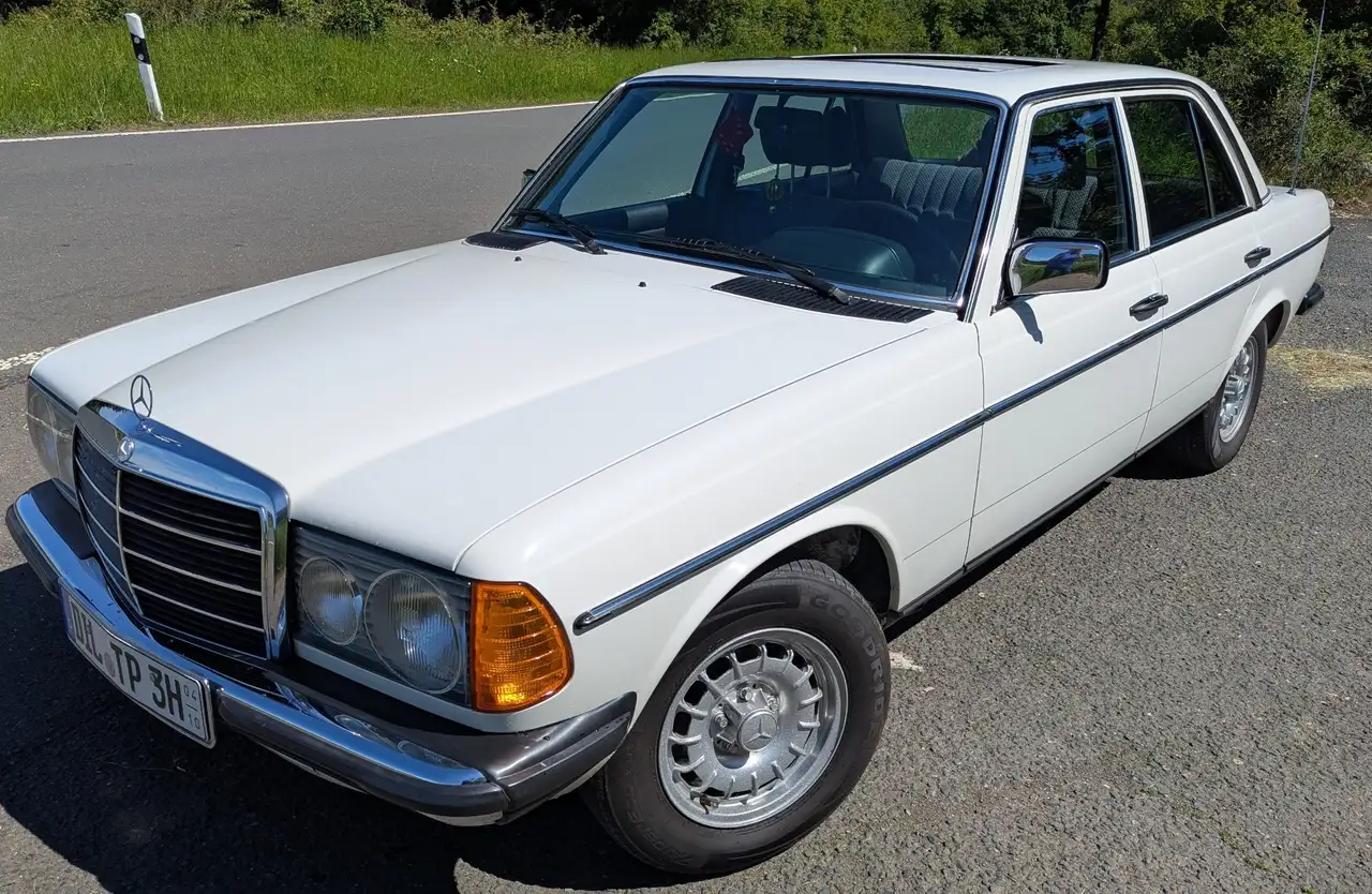 Mercedes-Benz 200 w123,original 57. tkm. ungescheißt, Oldimer, foto 2