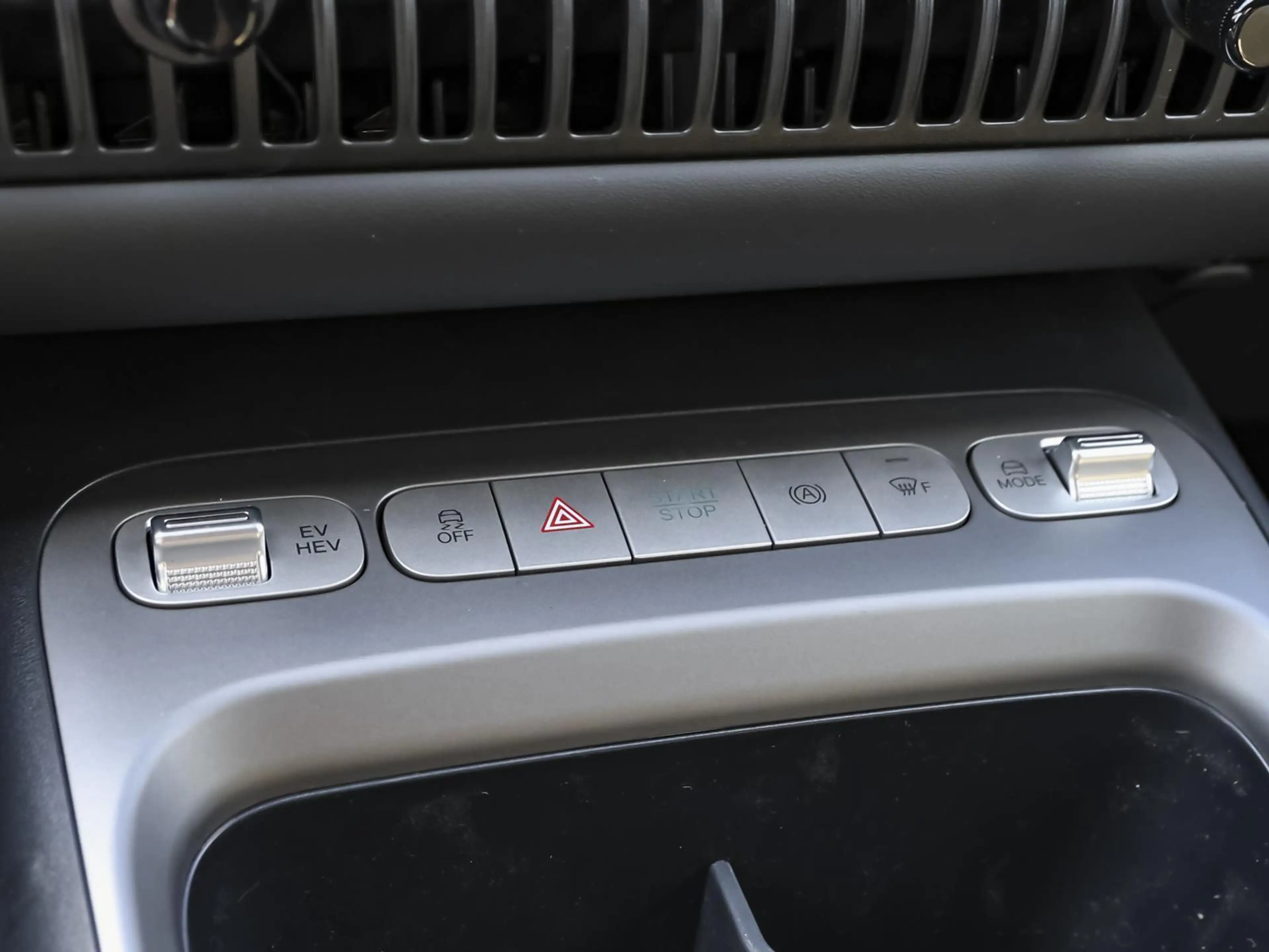 BYD Dolphin G DM-i Comfort Gewerbe Aktion — photo 15