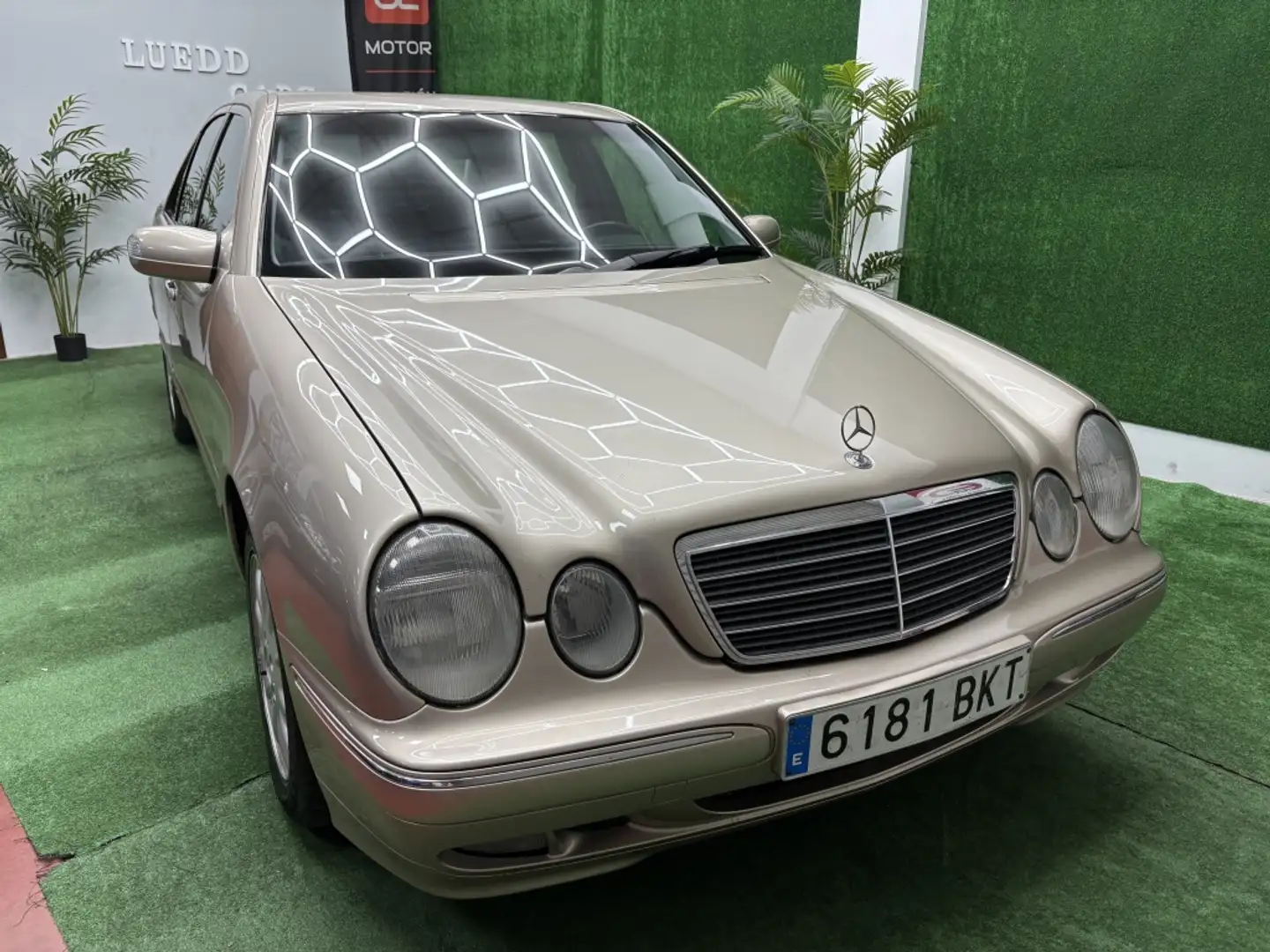 Mercedes-Benz E 200 K Elegance - 1