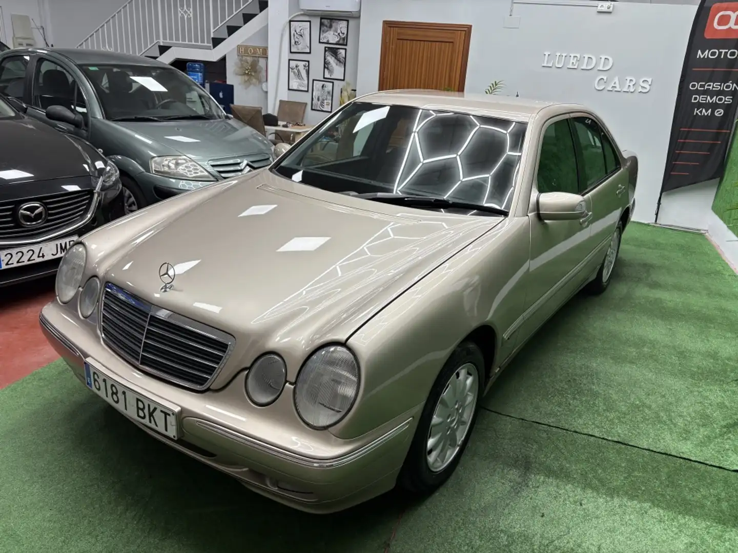 Mercedes-Benz E 200 K Elegance - 2