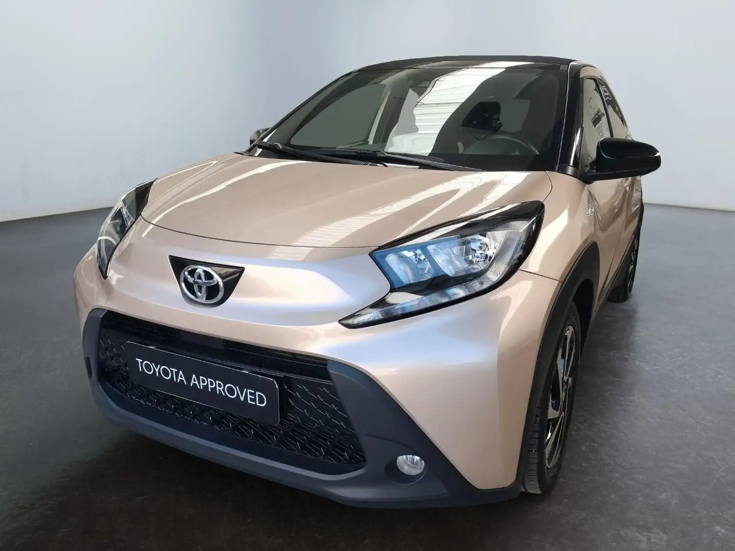 Toyota Aygo X 1.0 VVT-i 72 CV 5 porte Trend Air Oro - 1