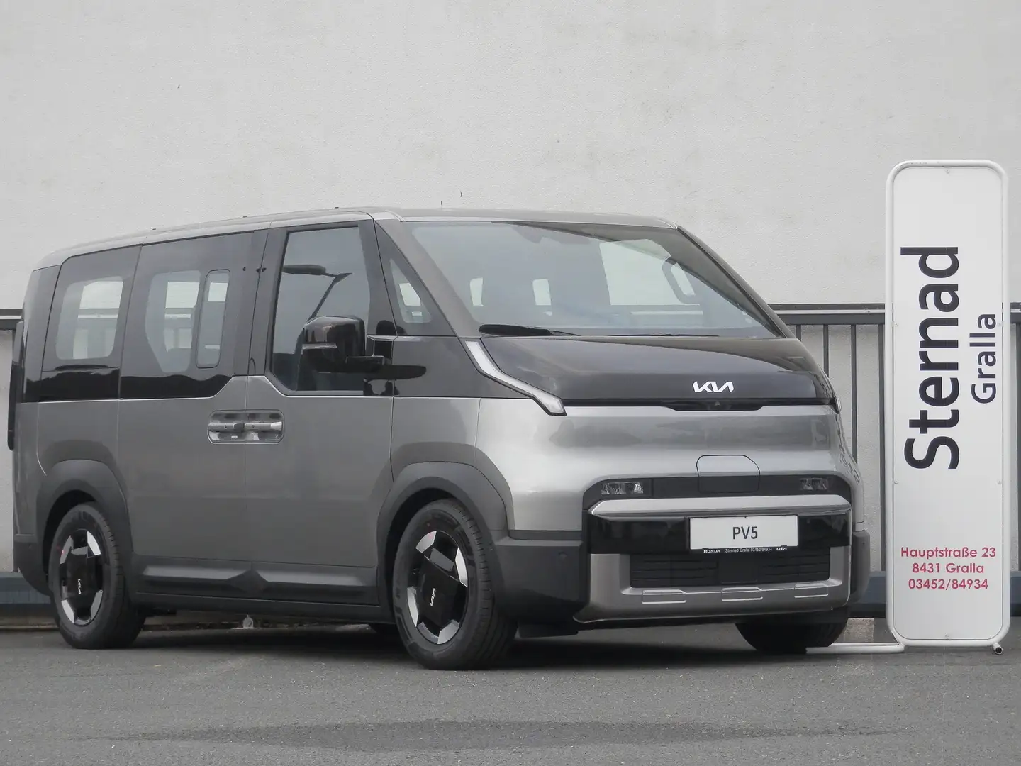 Kia PV5 Passenger 71,2kWh Earth Plus Long Range & P1/P2-Paket Grau - 1