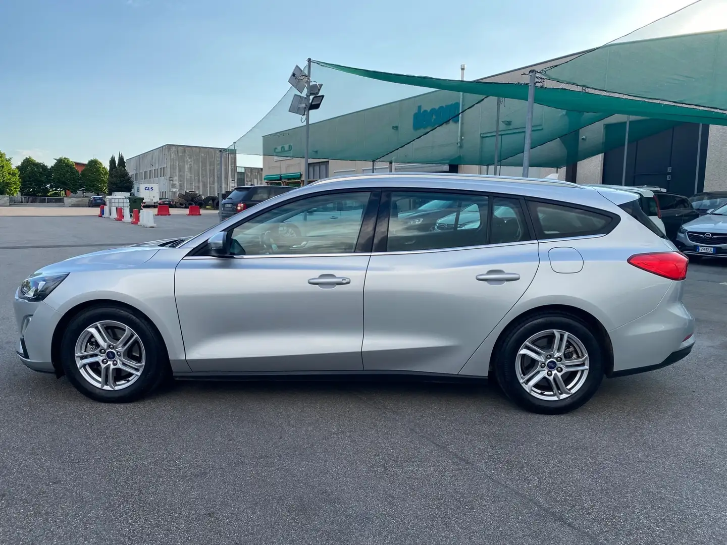 Ford Focus 1.5 EcoBlue 120 CV automatico SW Business Co-Pilot Grigio - 2