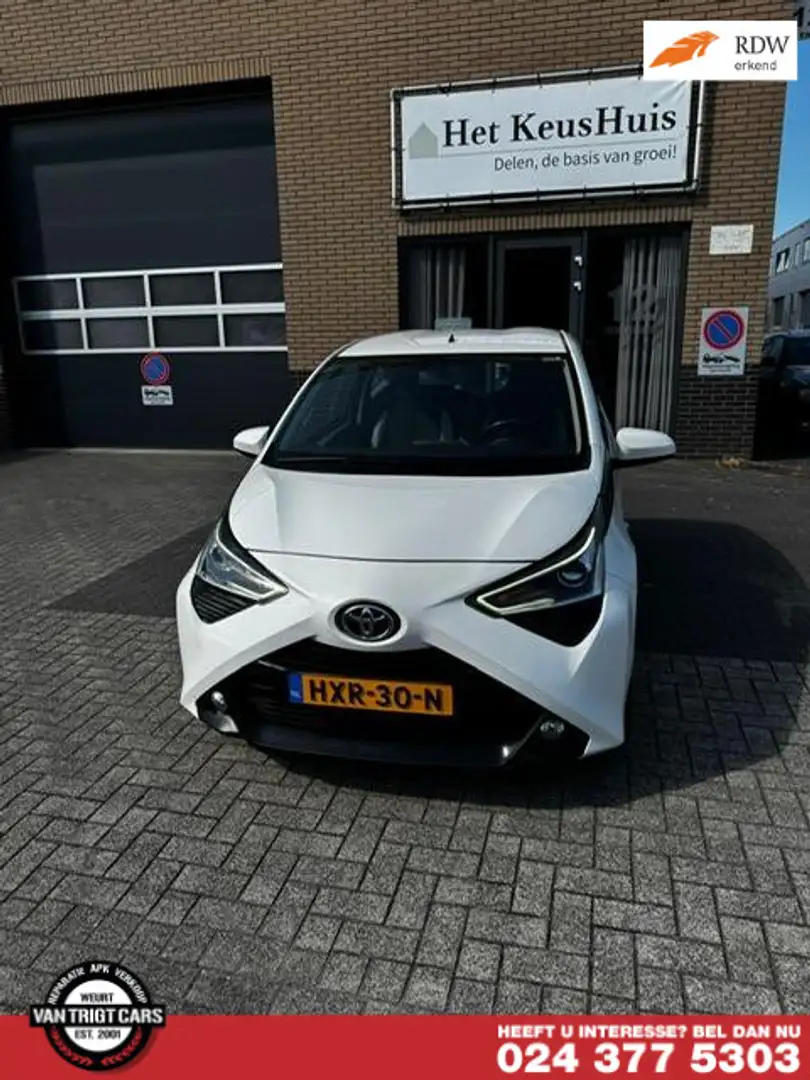 Toyota Aygo 1.0 VVT-i x-play Wit - 1