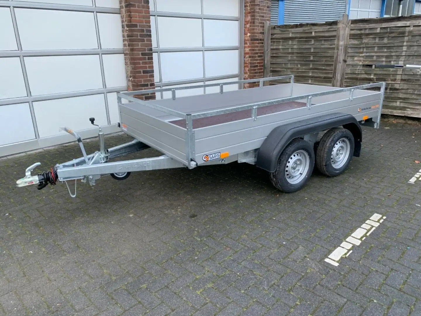Saris Allzweckanhänger FW2000 McAluPro Auffahrrampen - 1