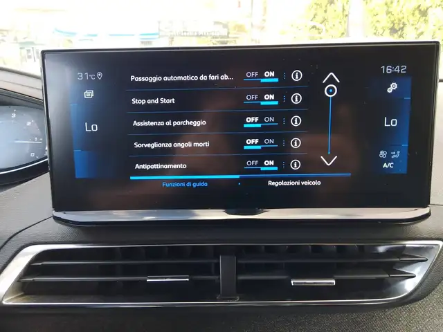 Peugeot 5008 view 8